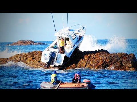 VIDEO: People Vs. Boats ? Funny Boat Fails (Full)