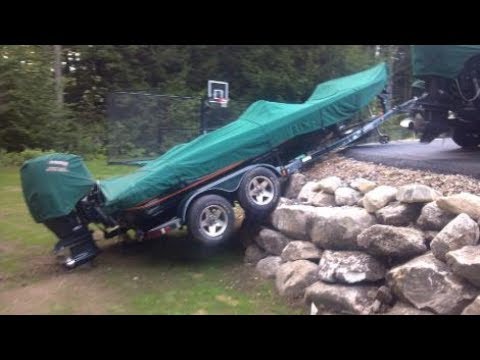 VIDEO: Boat Ramp Fail BEST VIDEO  Complete Idiots